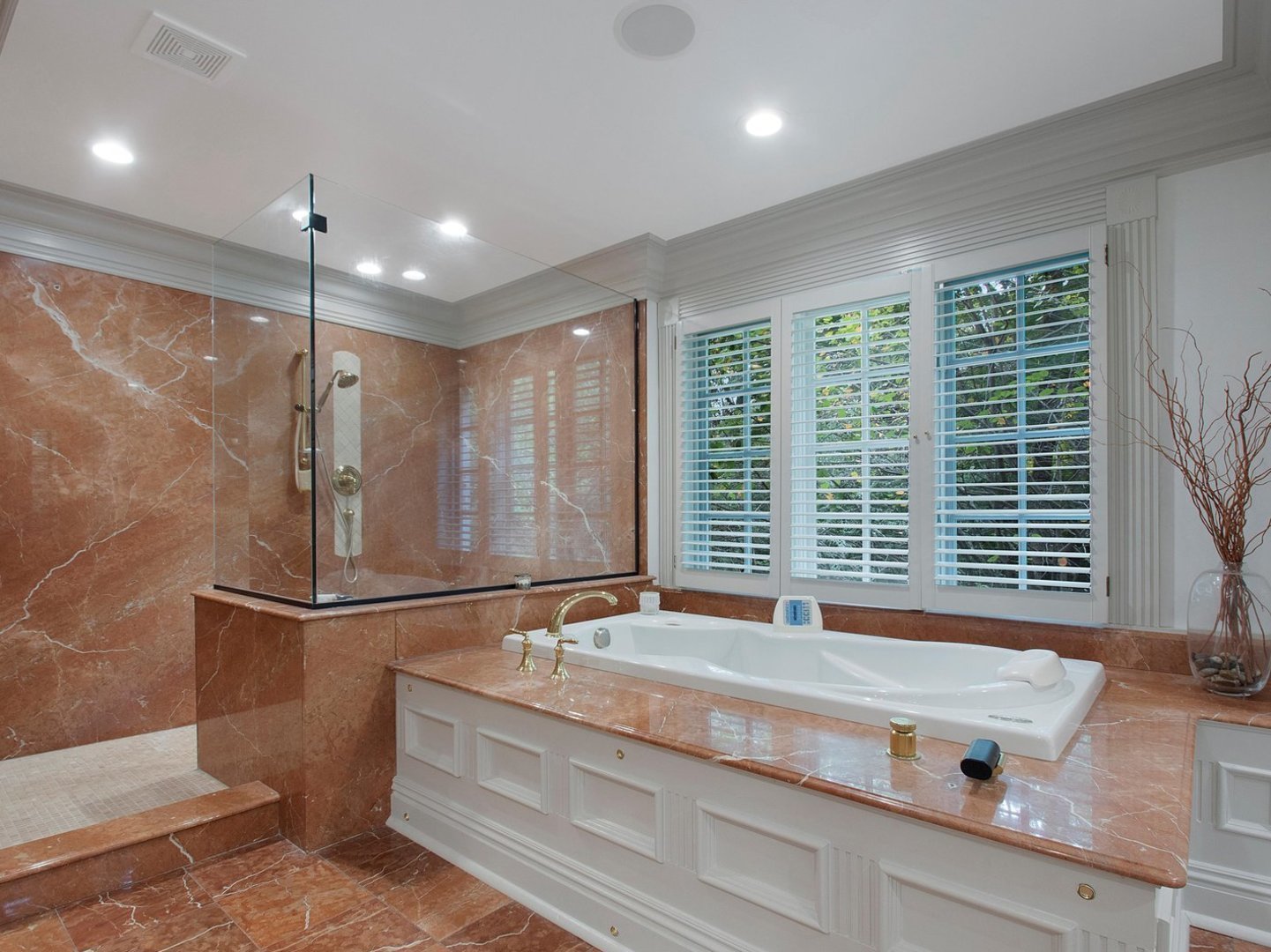 1850 N Mulford Road Property Photo 28