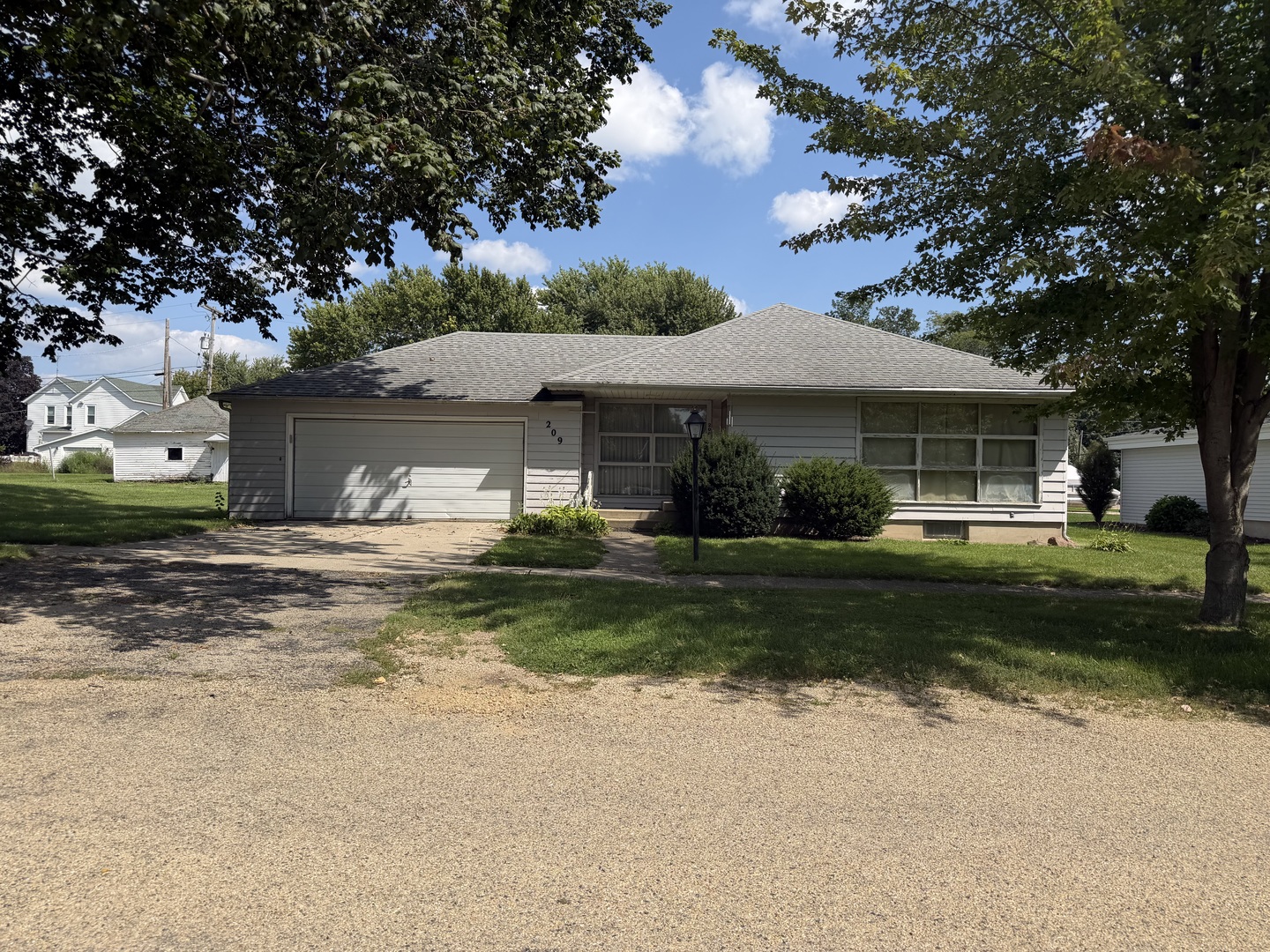 209 S 4th Avenue