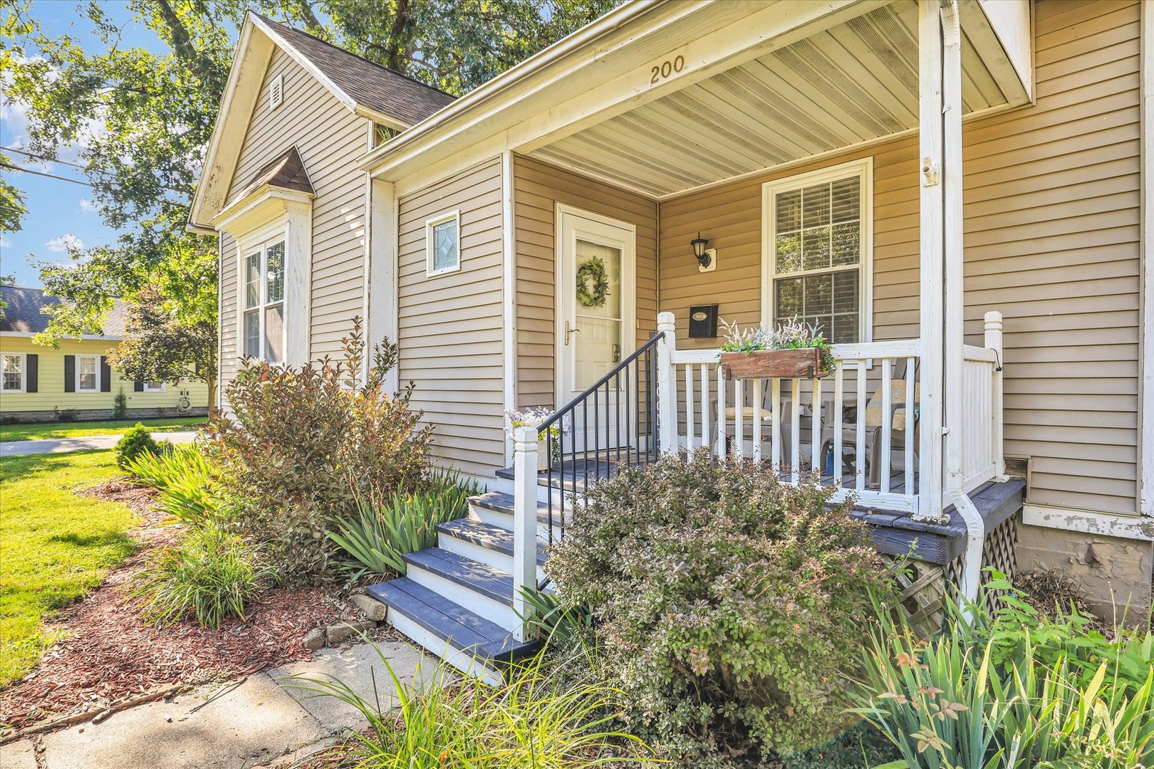 200 E Houghton Street Property Photo 6