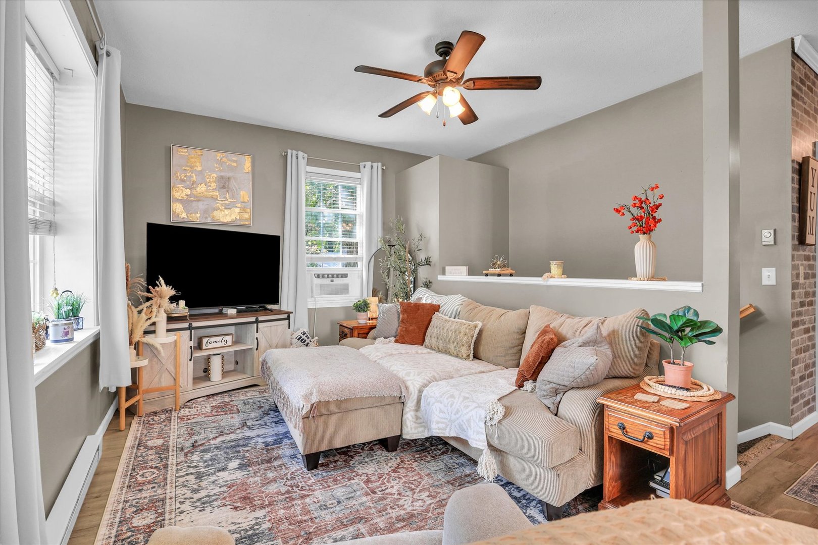 200 E Houghton Street Property Photo 13