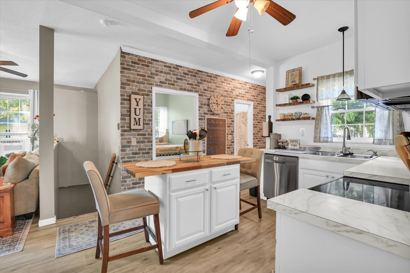 200 E Houghton Street Property Photo 17