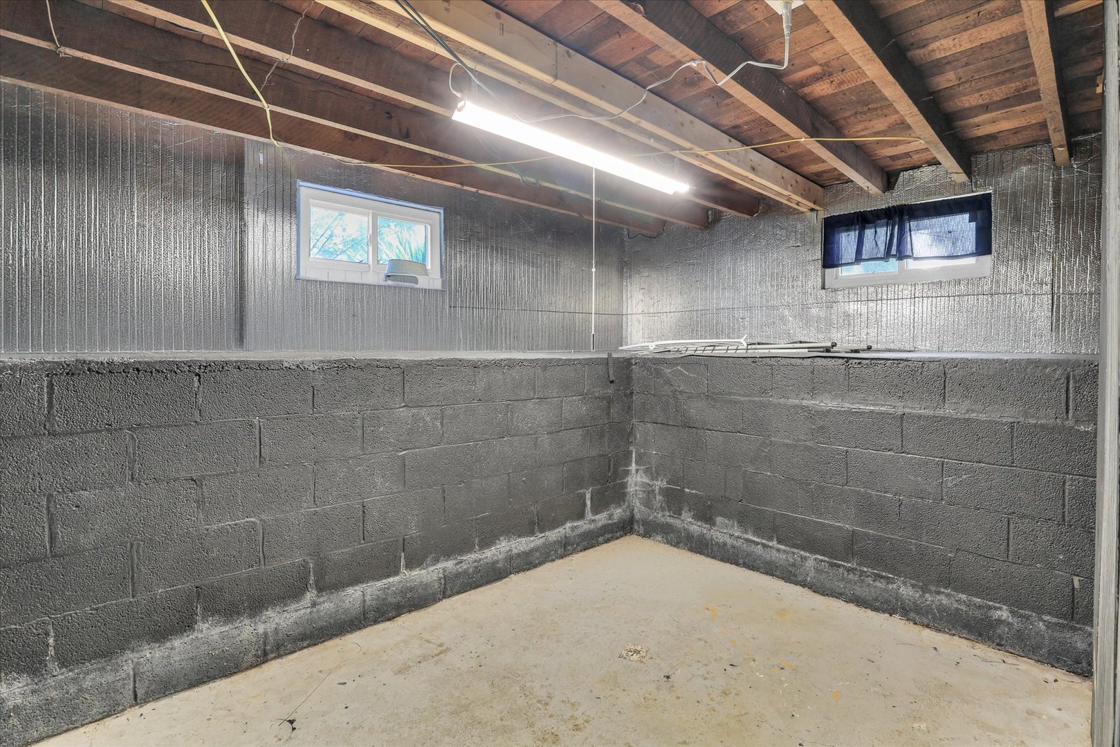 200 E Houghton Street Property Photo 37