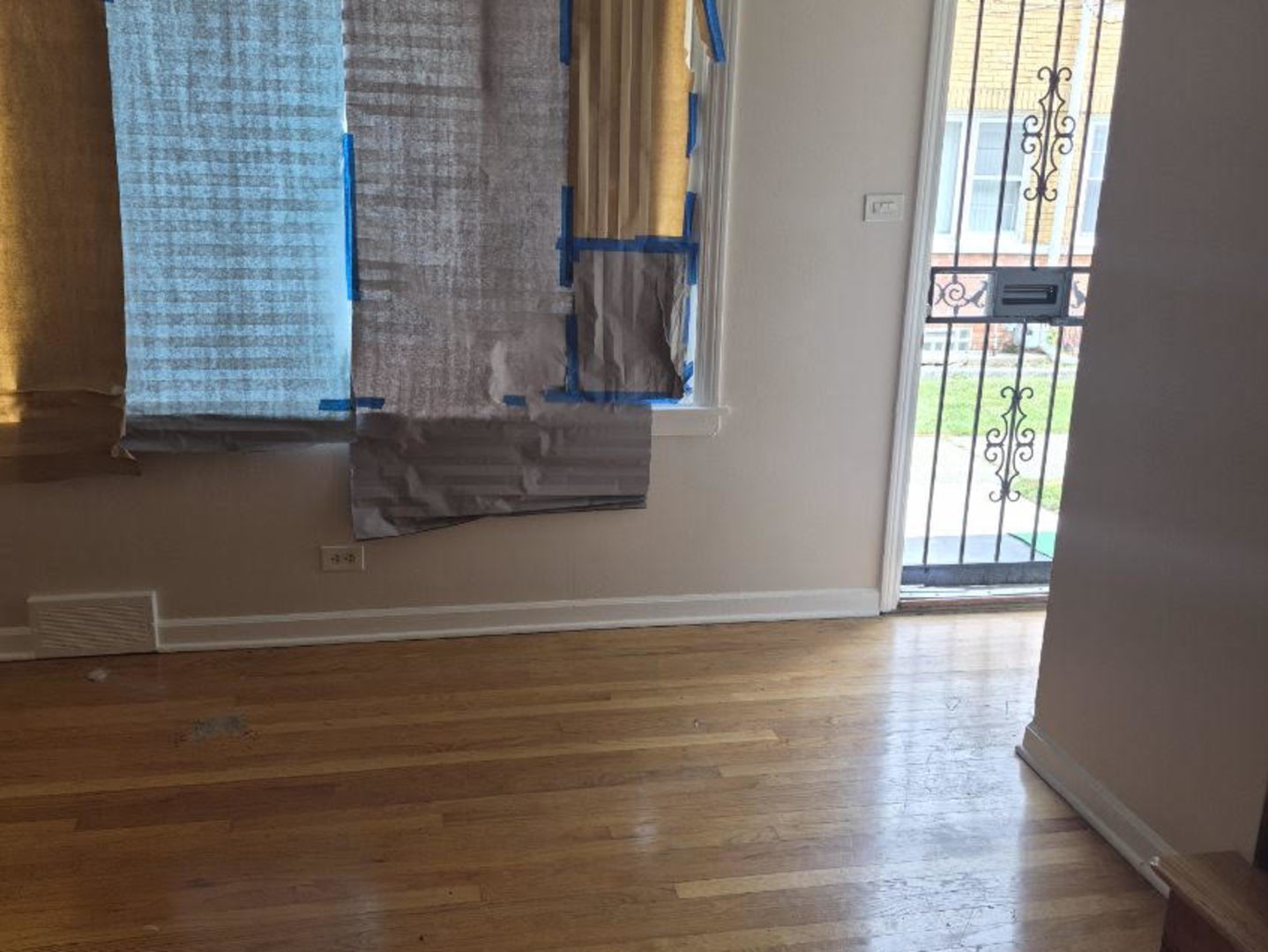 1031 Bellwood Avenue C Property Photo 2