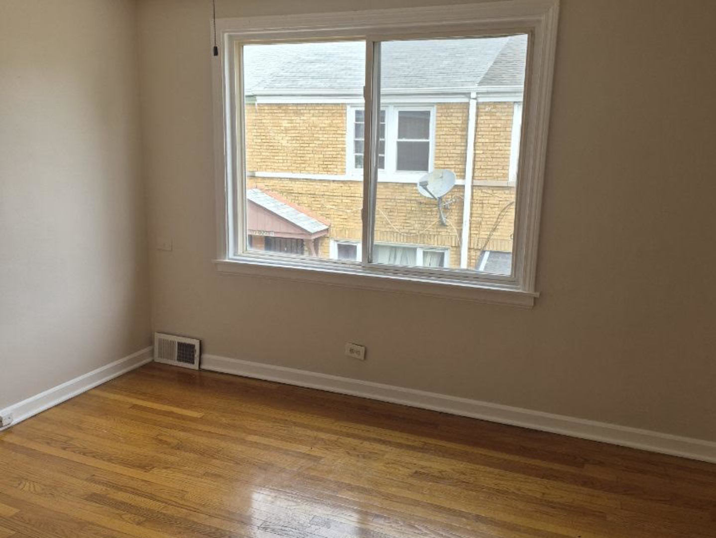 1031 Bellwood Avenue C Property Photo 4