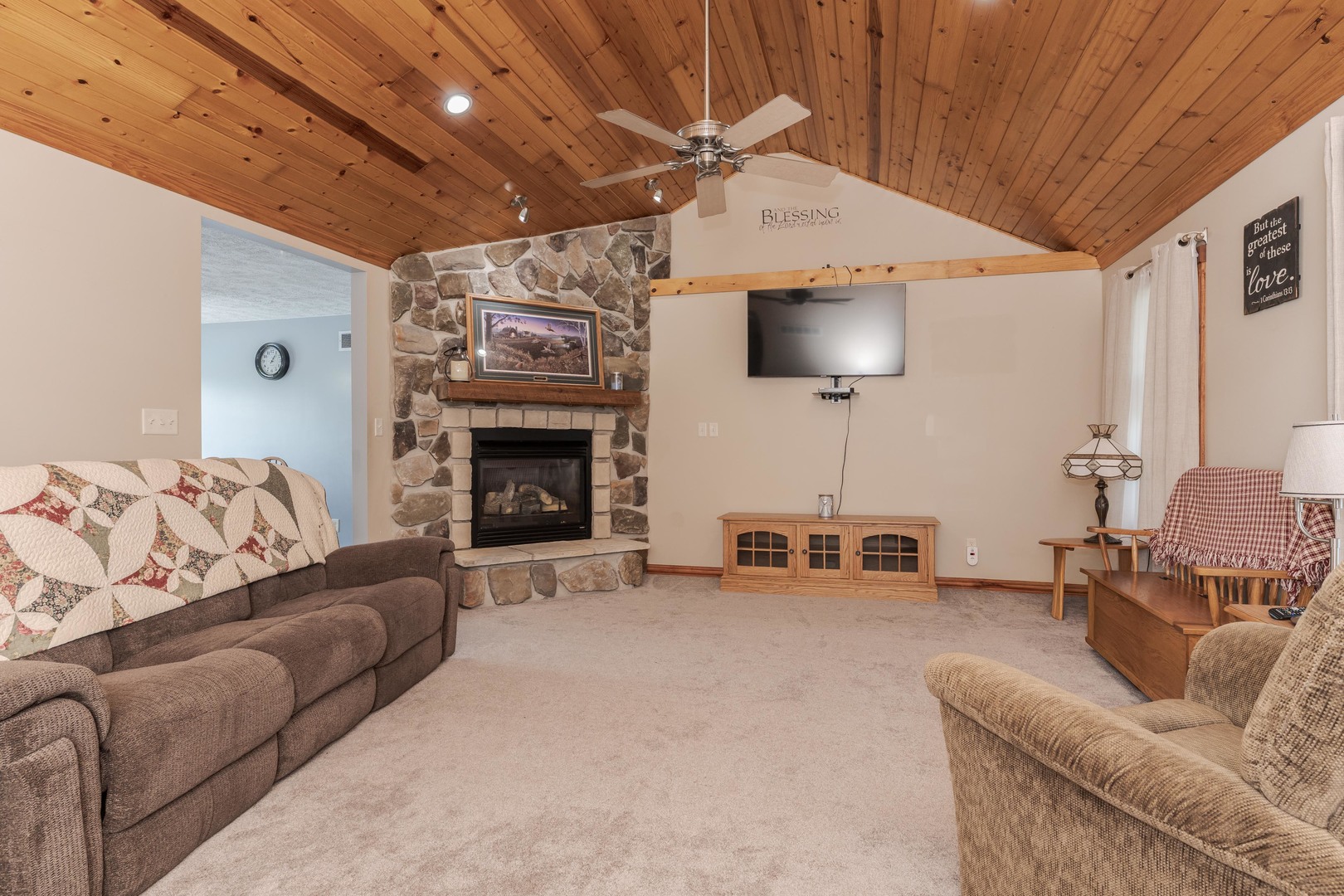 9850 N 300 East Road Property Photo 6