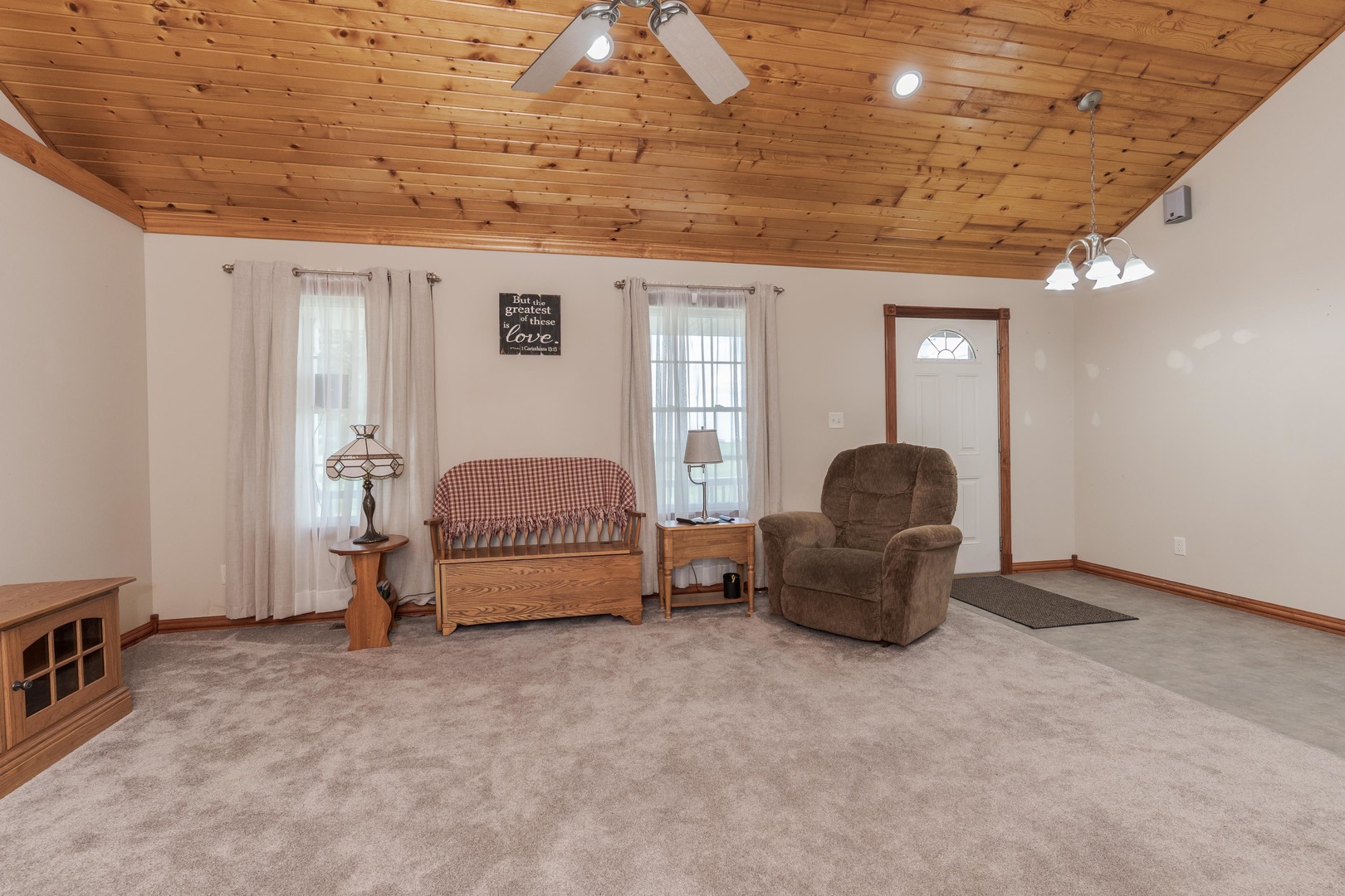 9850 N 300 East Road Property Photo 9