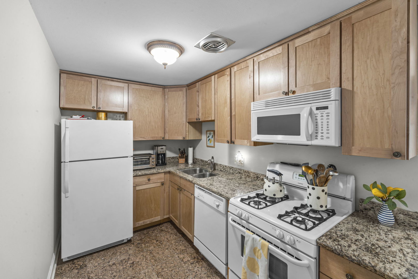 5510 Lincoln Avenue B310 Property Photo 16