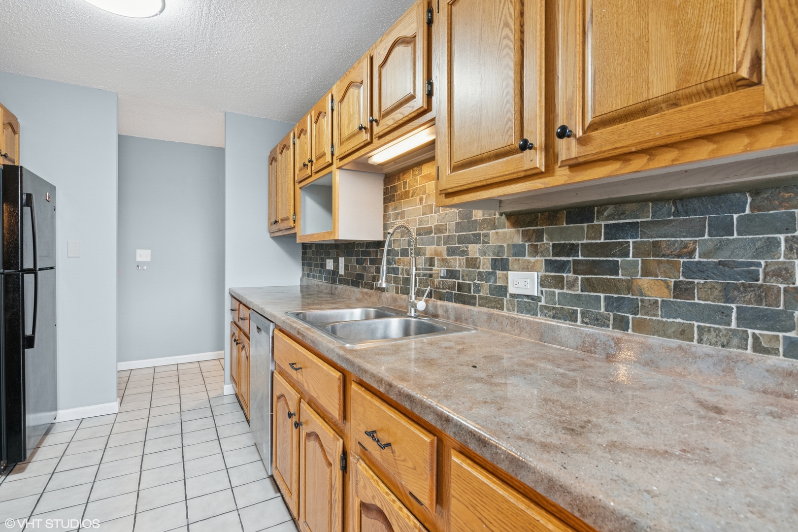 2200 S Stewart Avenue 4a Property Photo 4
