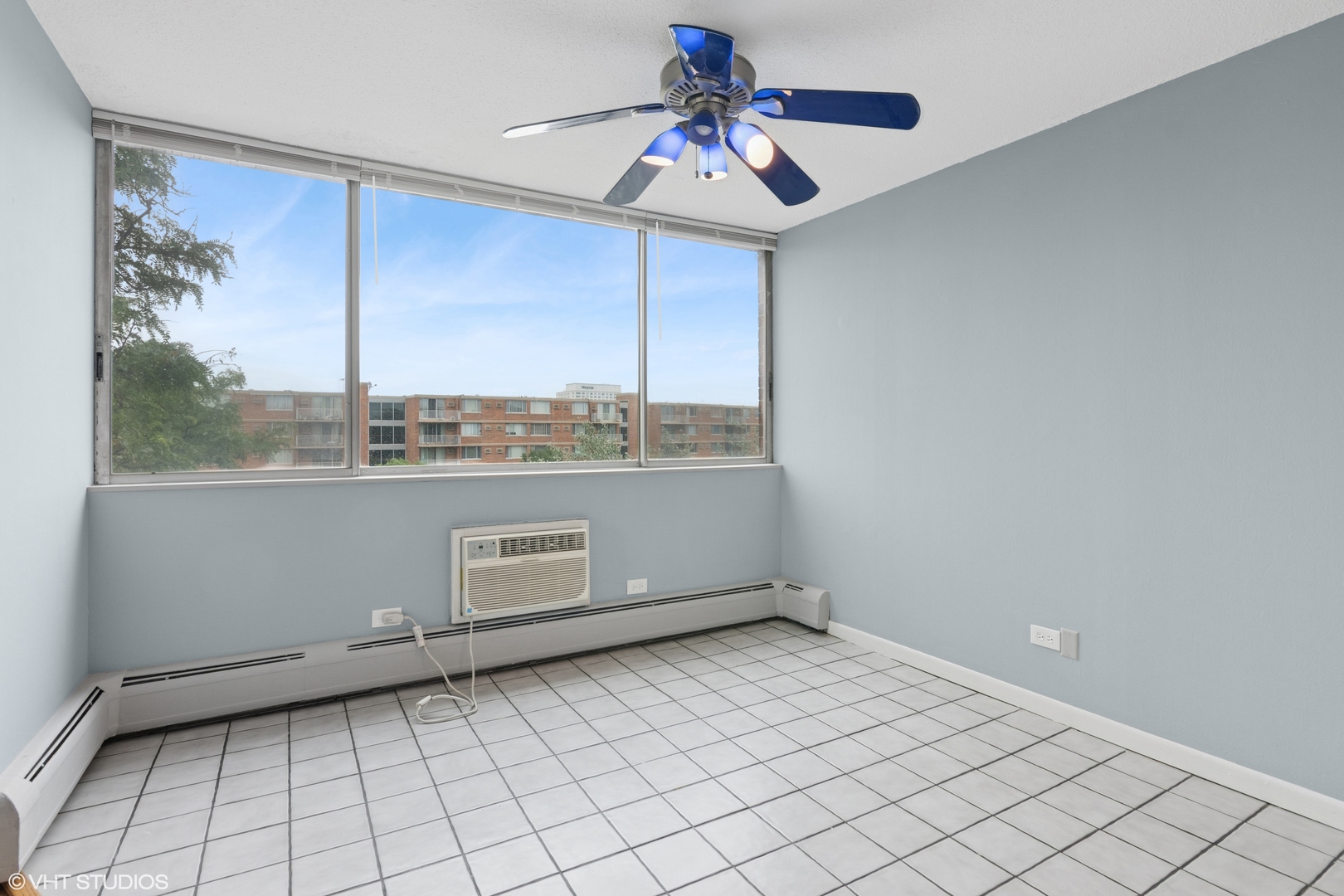 2200 S Stewart Avenue 4a Property Photo 6