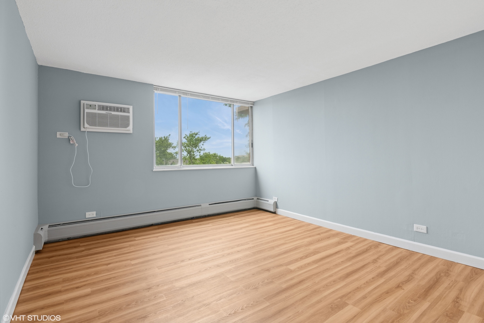 2200 S Stewart Avenue 4a Property Photo 11