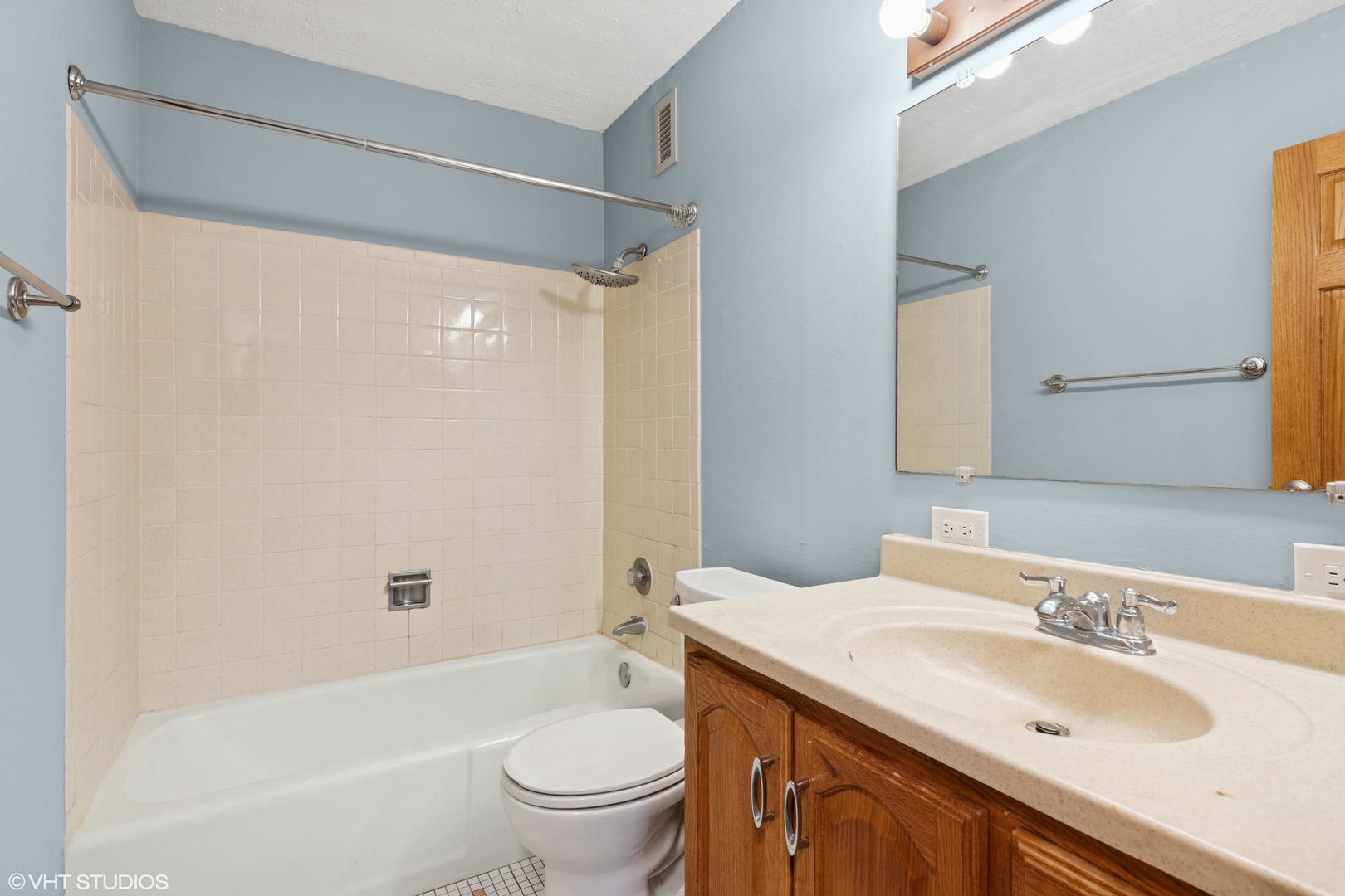 2200 S Stewart Avenue 4a Property Photo 13