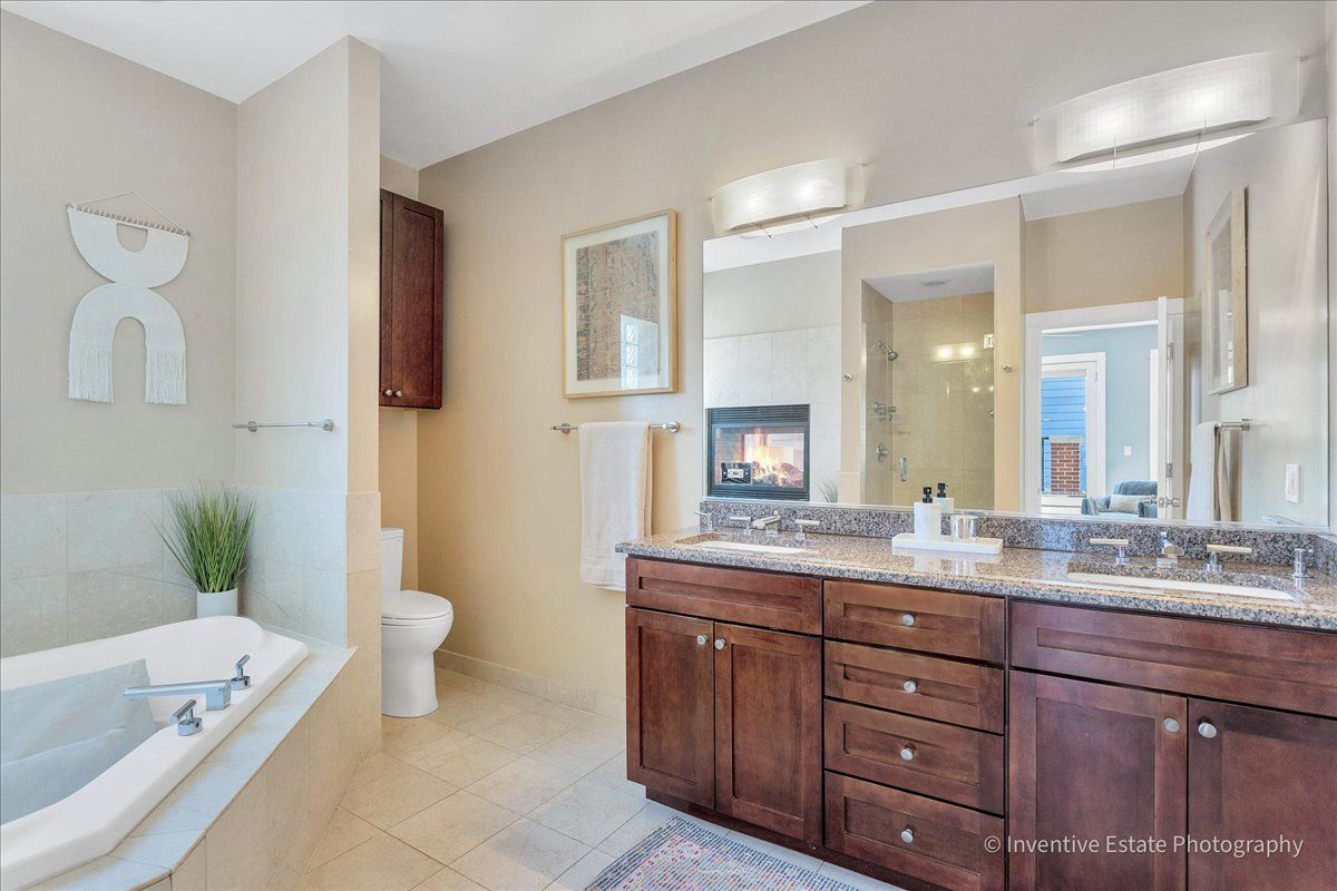 2147 N Talman Avenue 3 Property Photo 14