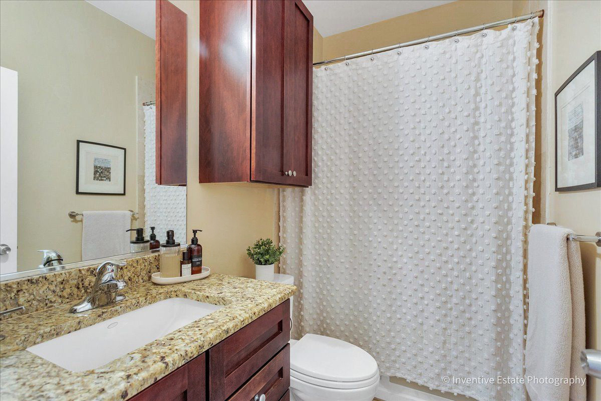 2147 N Talman Avenue 3 Property Photo 22
