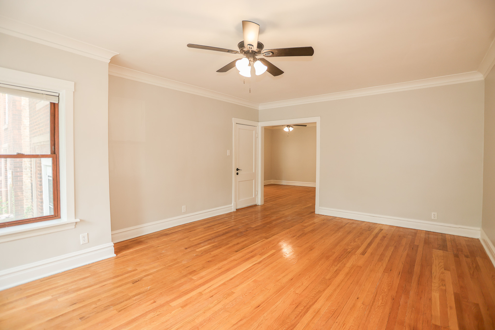5338 W Montrose Avenue 2 Property Photo 7