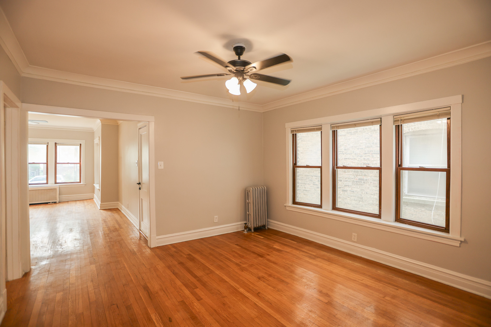 5338 W Montrose Avenue 2 Property Photo 8