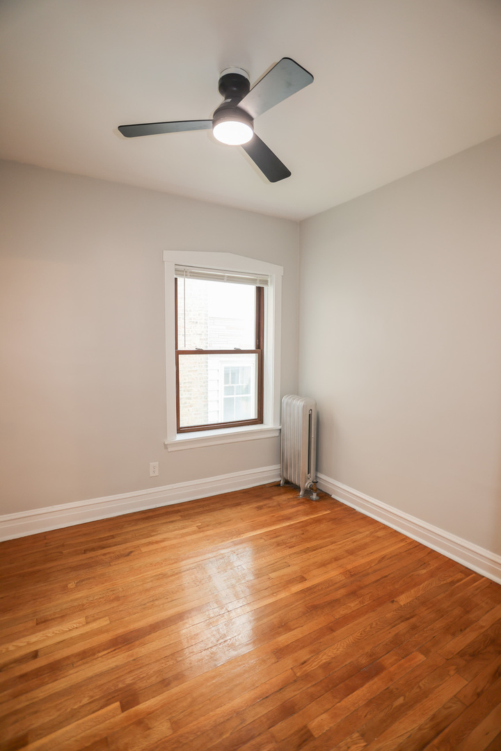5338 W Montrose Avenue 2 Property Photo 10