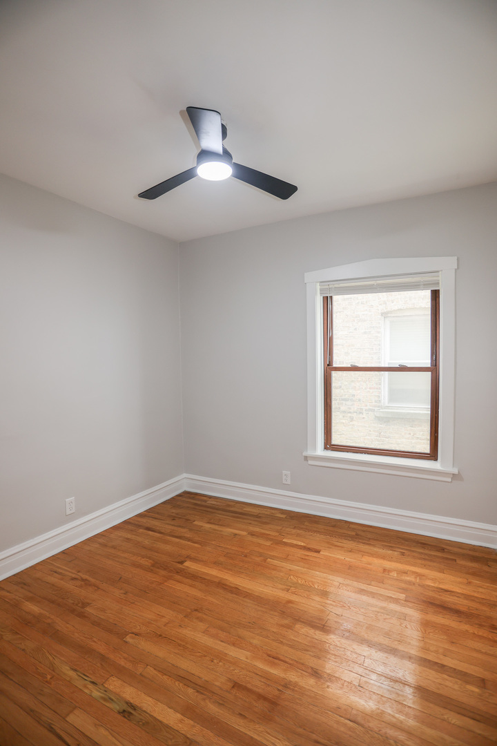 5338 W Montrose Avenue 2 Property Photo 11
