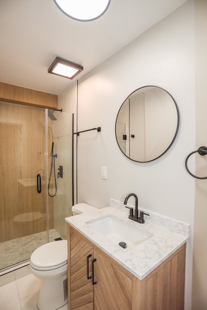 5338 W Montrose Avenue 2 Property Photo 13
