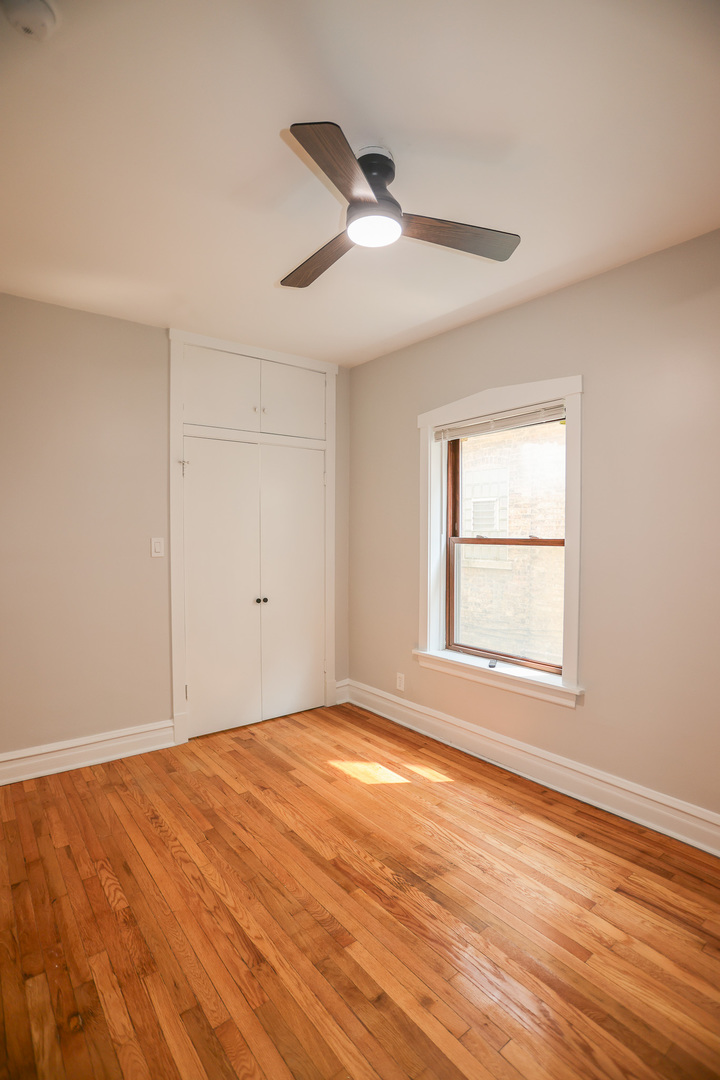 5338 W Montrose Avenue 2 Property Photo 15