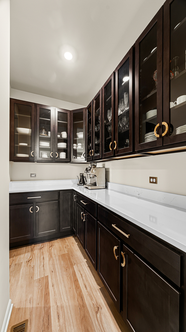 12719575 Property Photo 9
