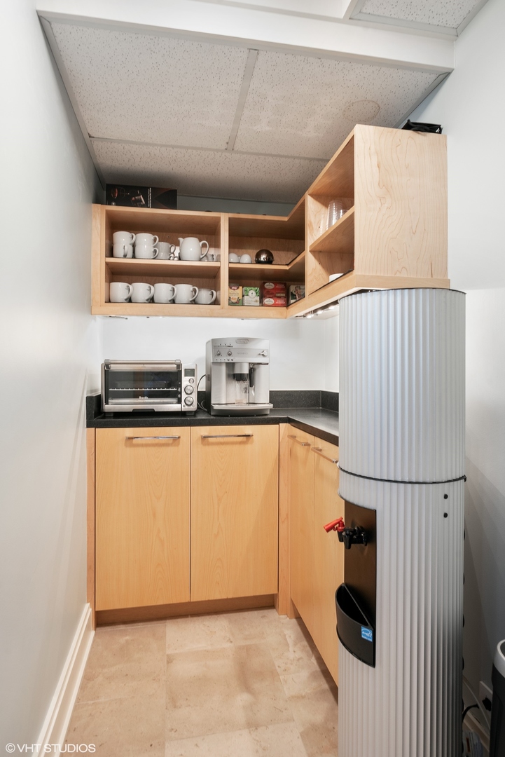 180 E Pearson Street 6401 Property Photo 22