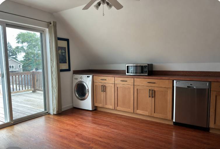 6513 N Natoma Avenue Property Photo 5