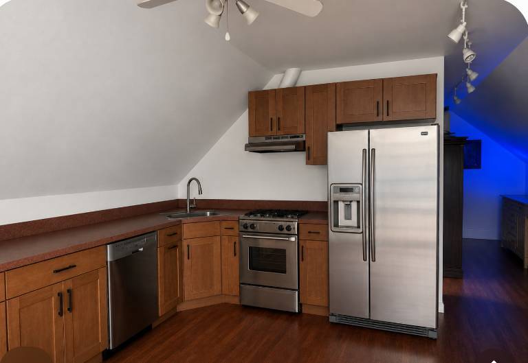 6513 N Natoma Avenue Property Photo 6