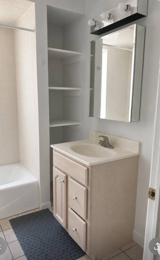 6513 N Natoma Avenue Property Photo 10