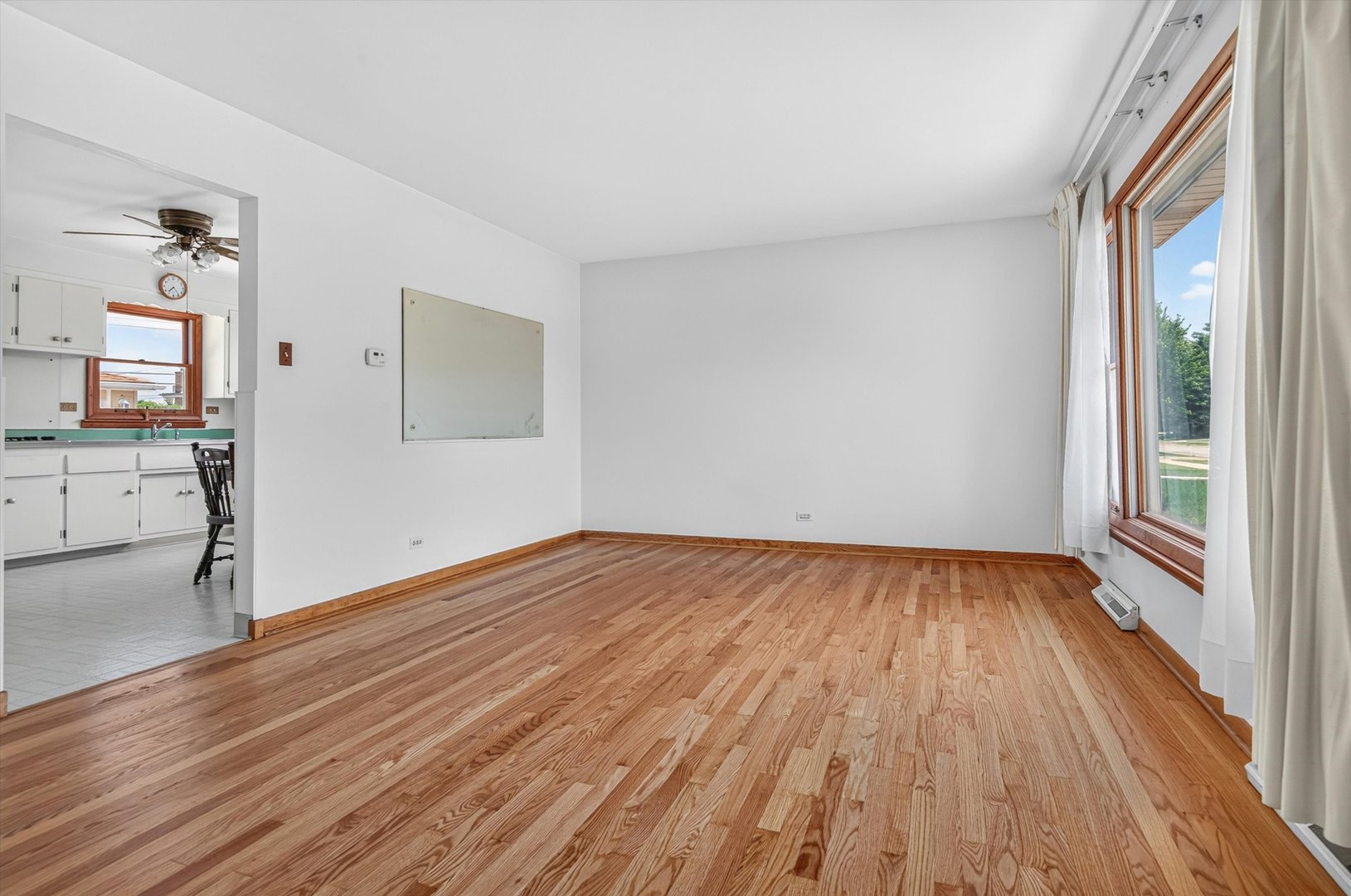 137 W Glengate Avenue Property Photo 4