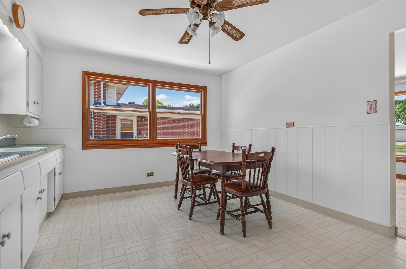137 W Glengate Avenue Property Photo 8