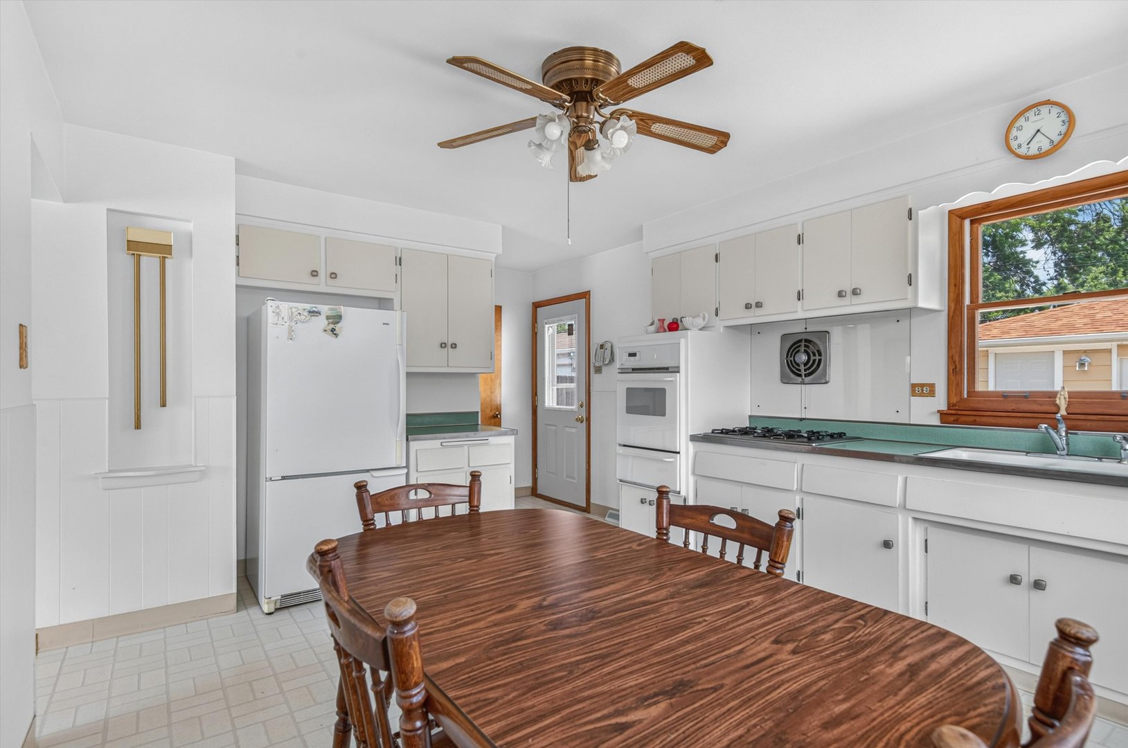 137 W Glengate Avenue Property Photo 10