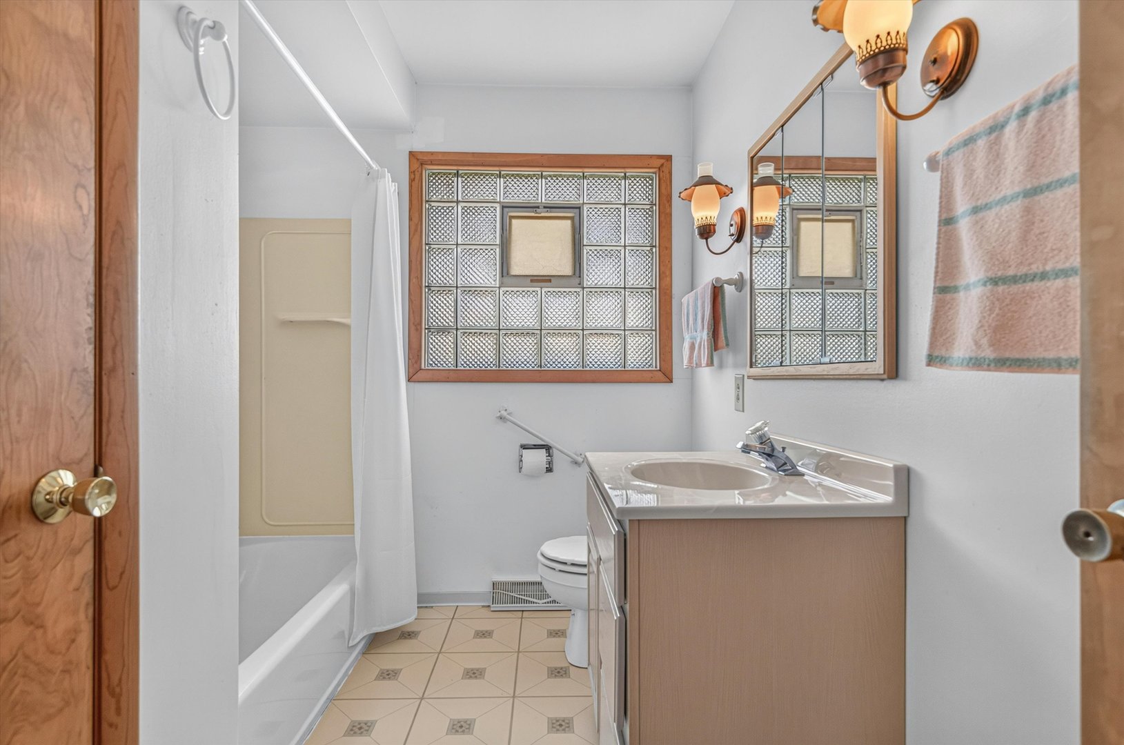 137 W Glengate Avenue Property Photo 16