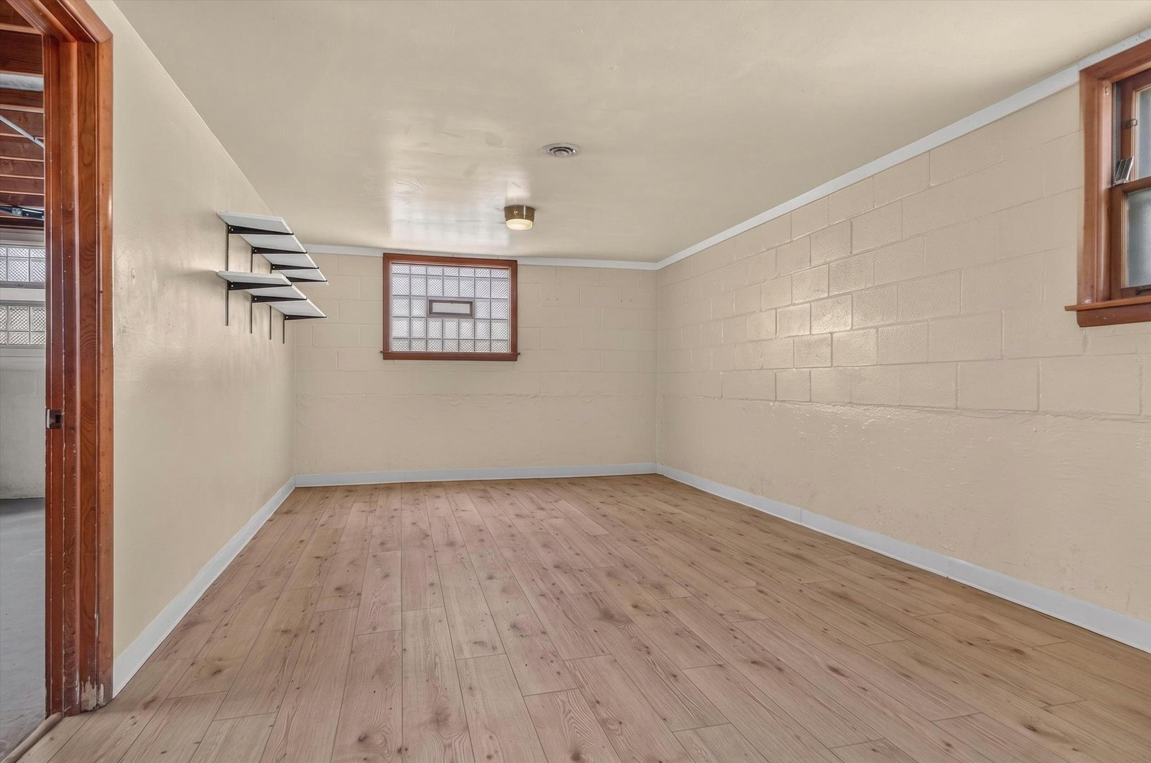 137 W Glengate Avenue Property Photo 18