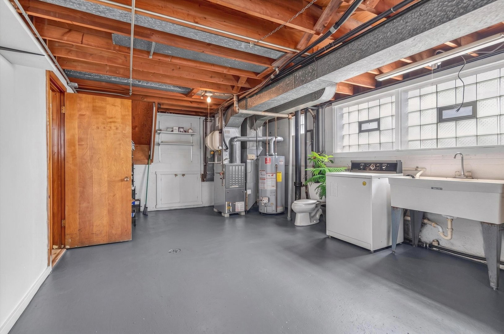 137 W Glengate Avenue Property Photo 19