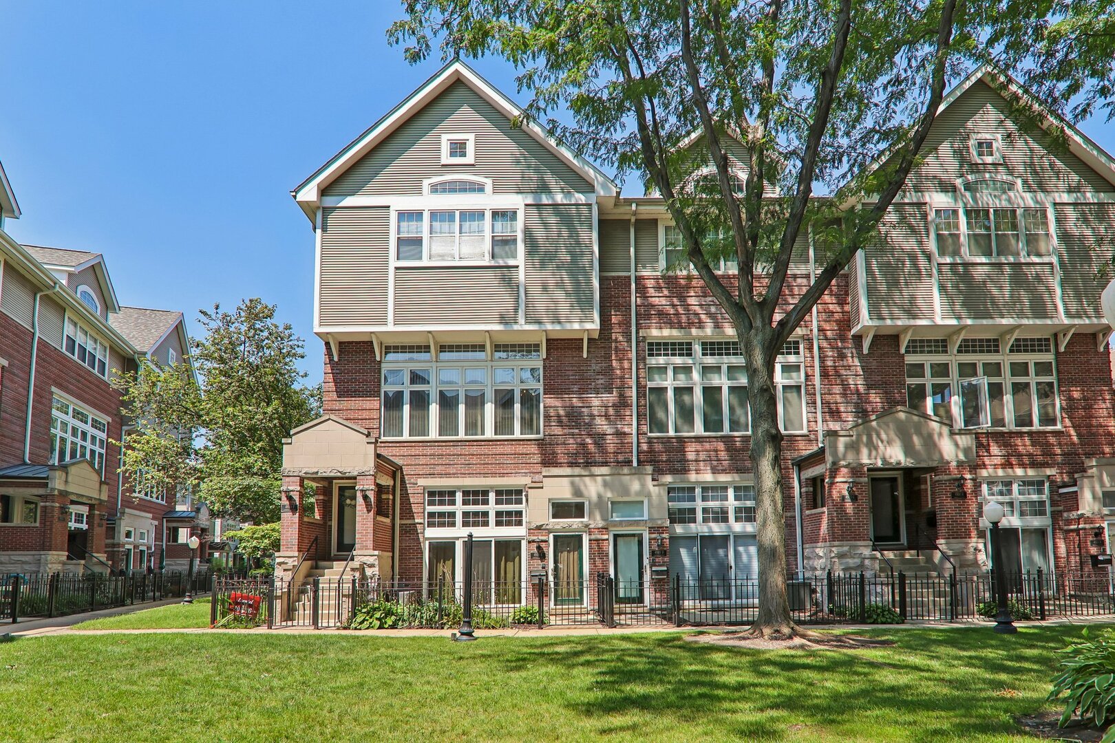 4930 S Cornell Avenue E Property Photo 1