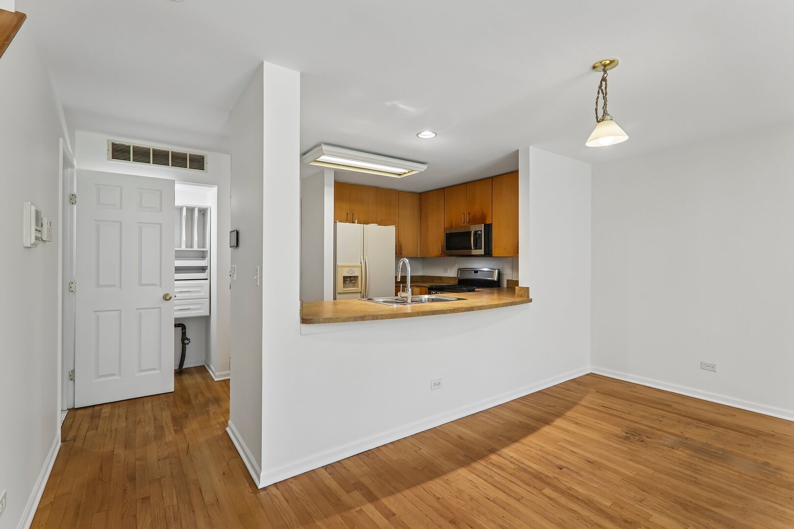 4930 S Cornell Avenue E Property Photo 11