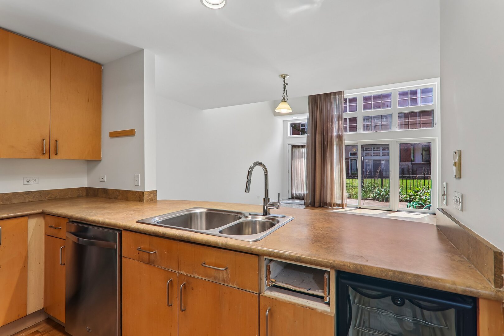 4930 S Cornell Avenue E Property Photo 16