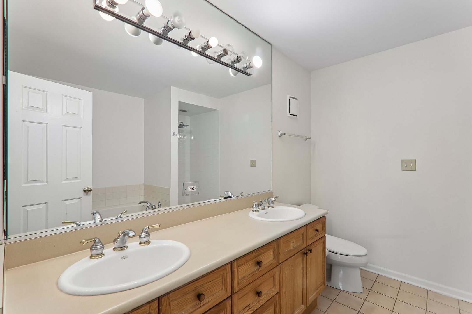 4930 S Cornell Avenue E Property Photo 26