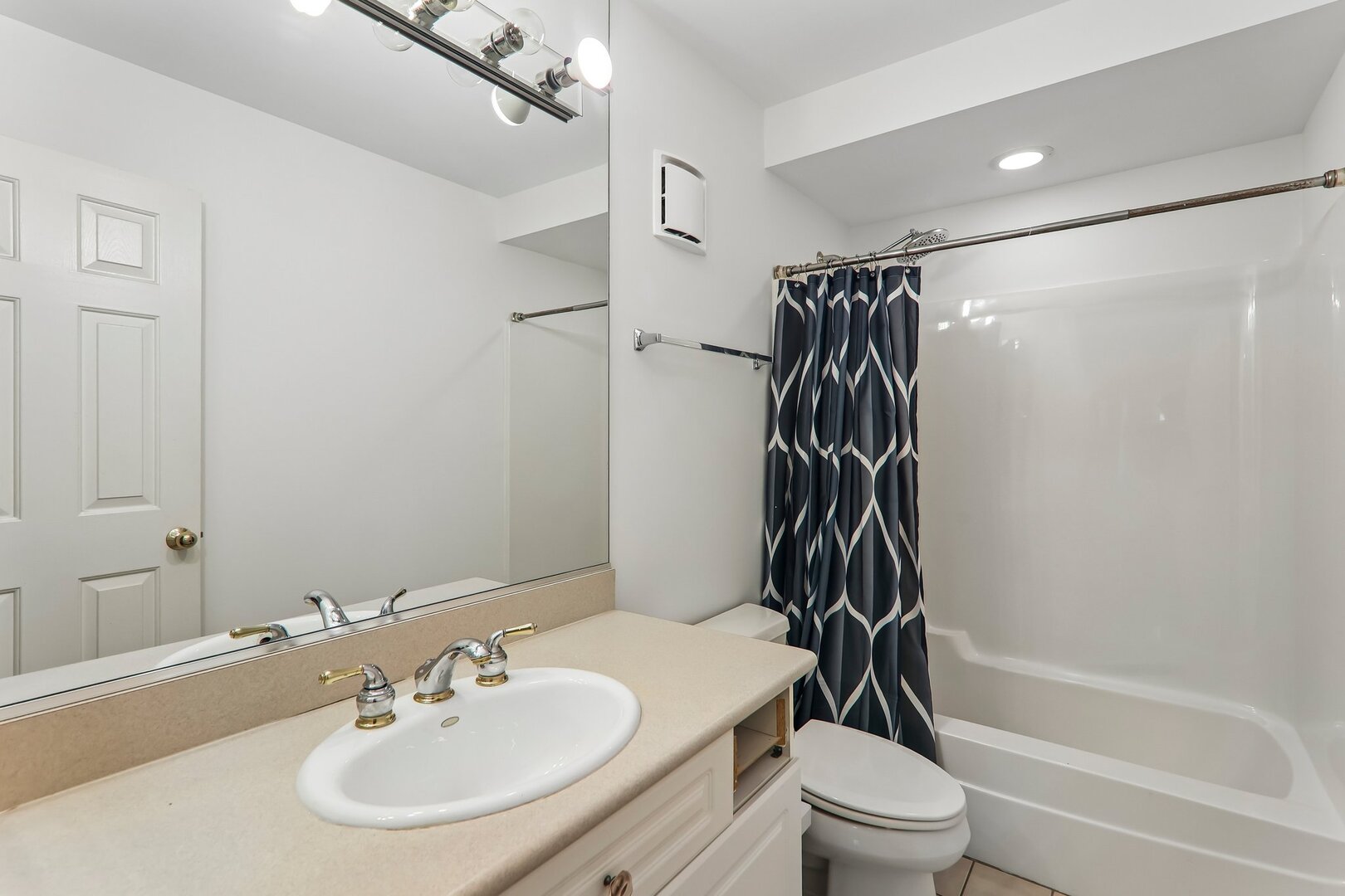 4930 S Cornell Avenue E Property Photo 30