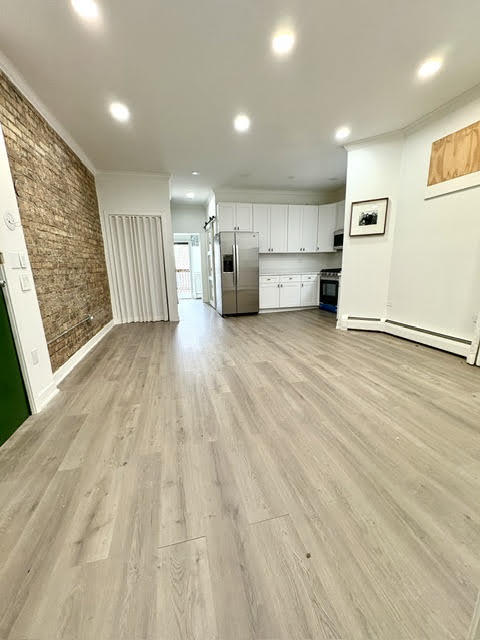 919 W Irving Park Road 3f Property Photo 3