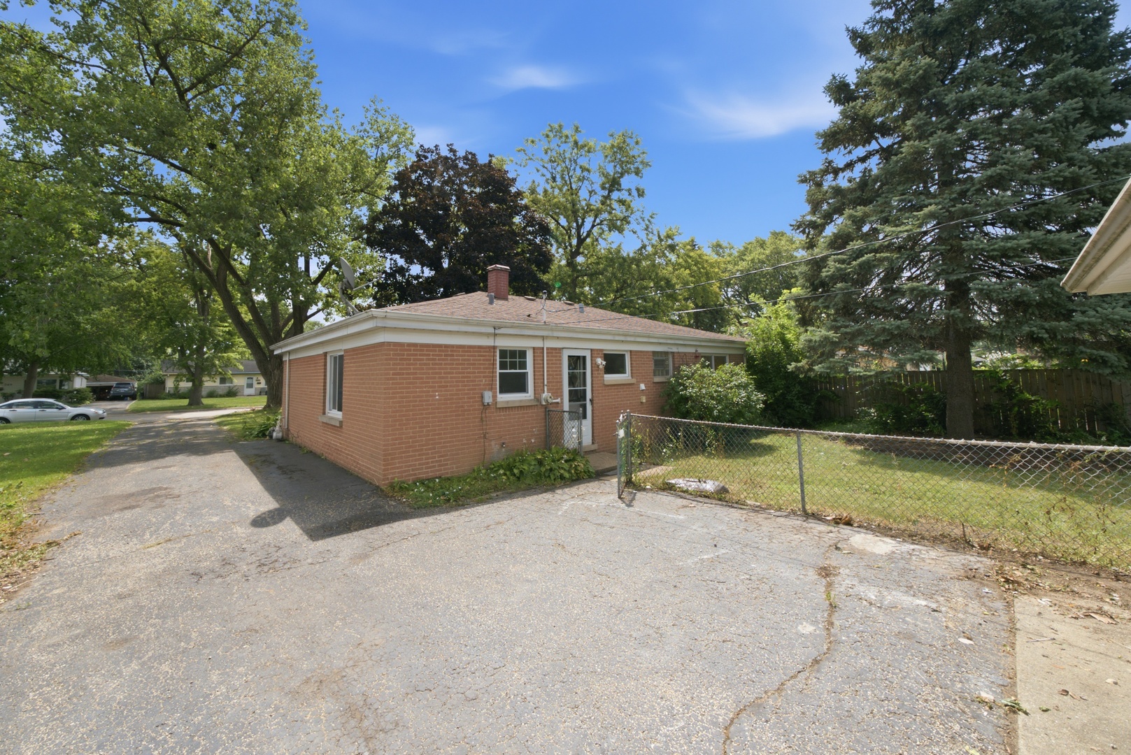 364 N Biermann Avenue Property Photo 23