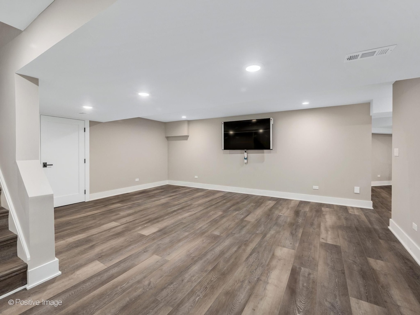 1411 Hawthorne Lane Property Photo 38