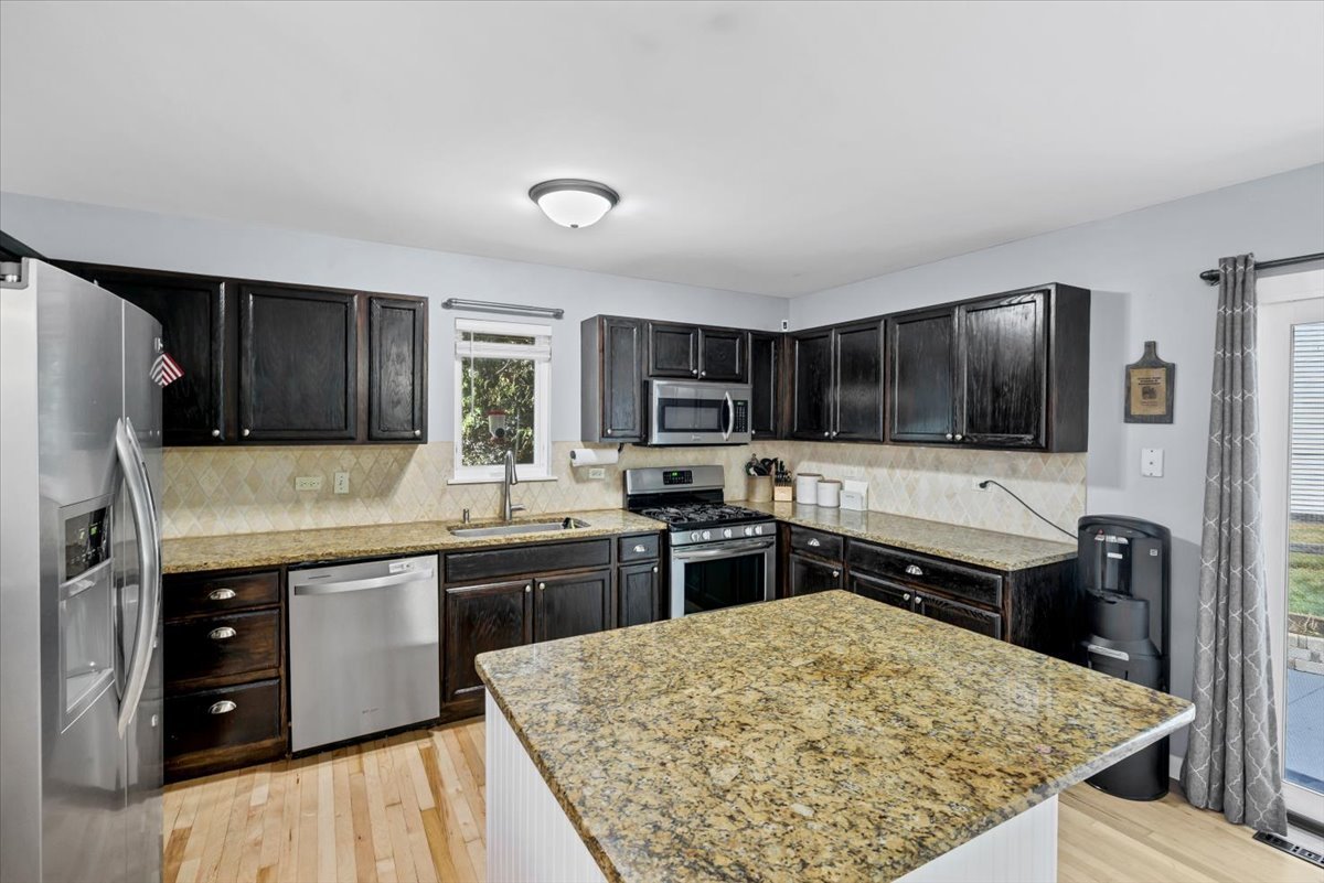 700 Woodbine Lane Property Photo 3