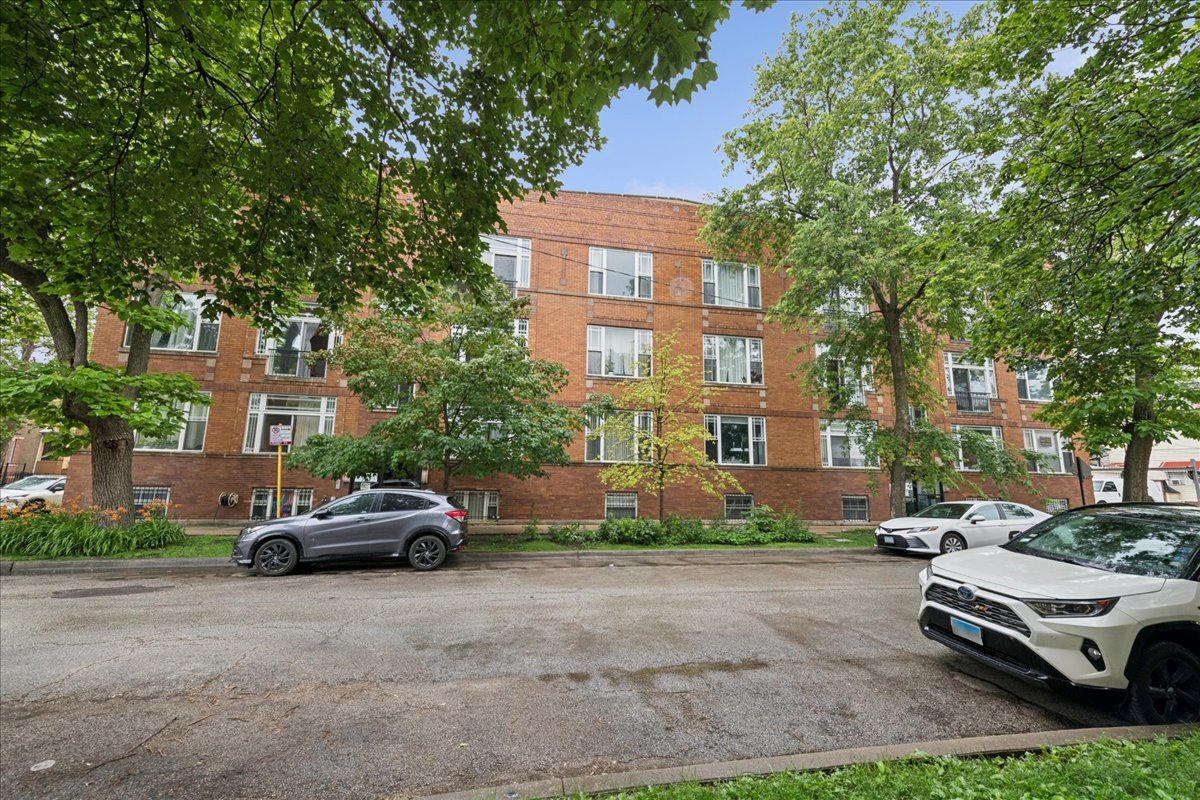 3845 W Altgeld Street G Property Photo 2