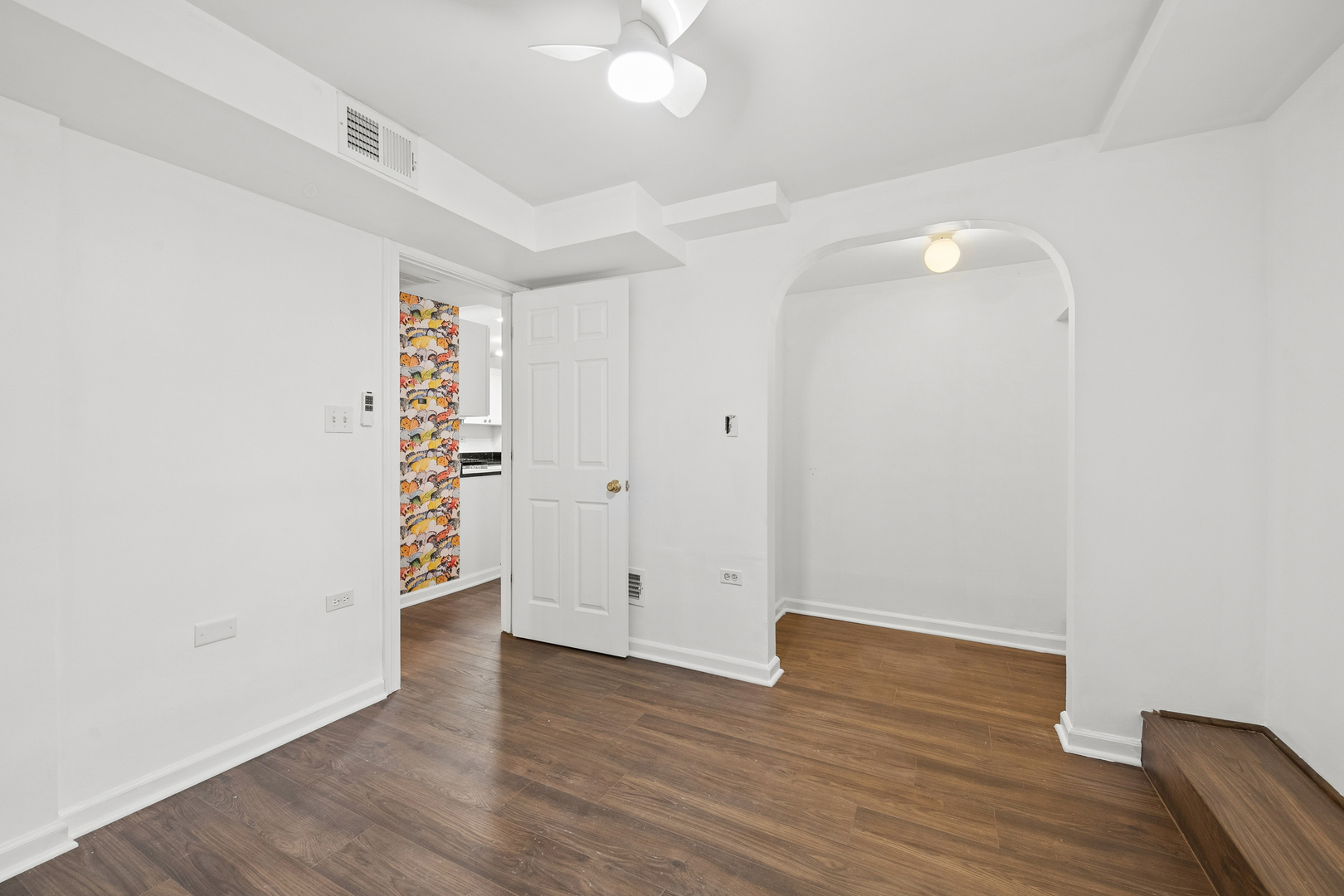 3845 W Altgeld Street G Property Photo 15