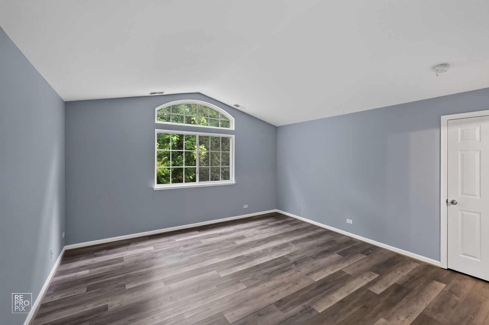 268 Southwicke Drive B Property Photo 6