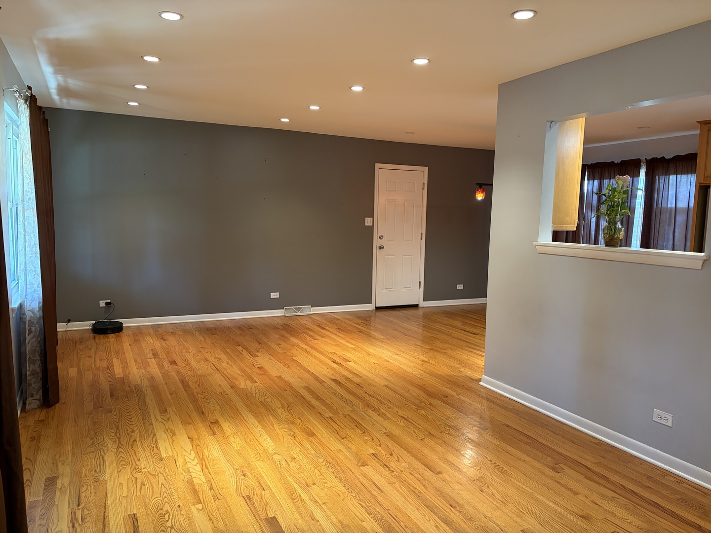 1144 E Anderson Drive Property Photo 8