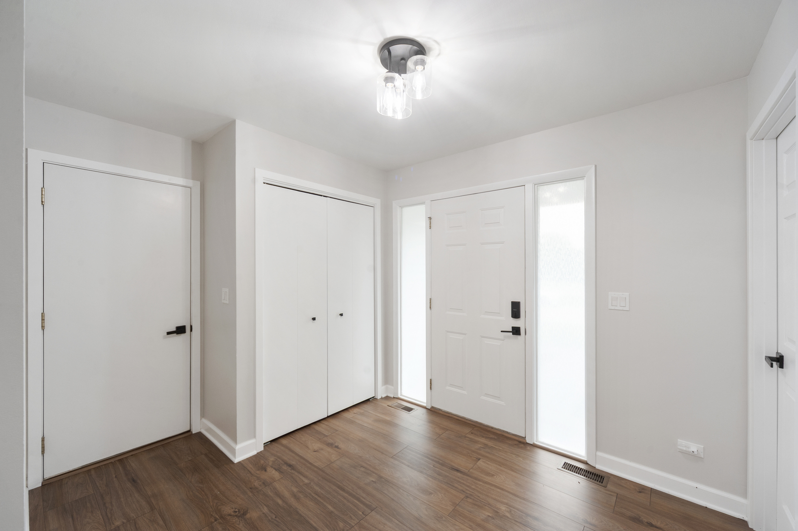 5317 Cypress Circle Property Photo 3