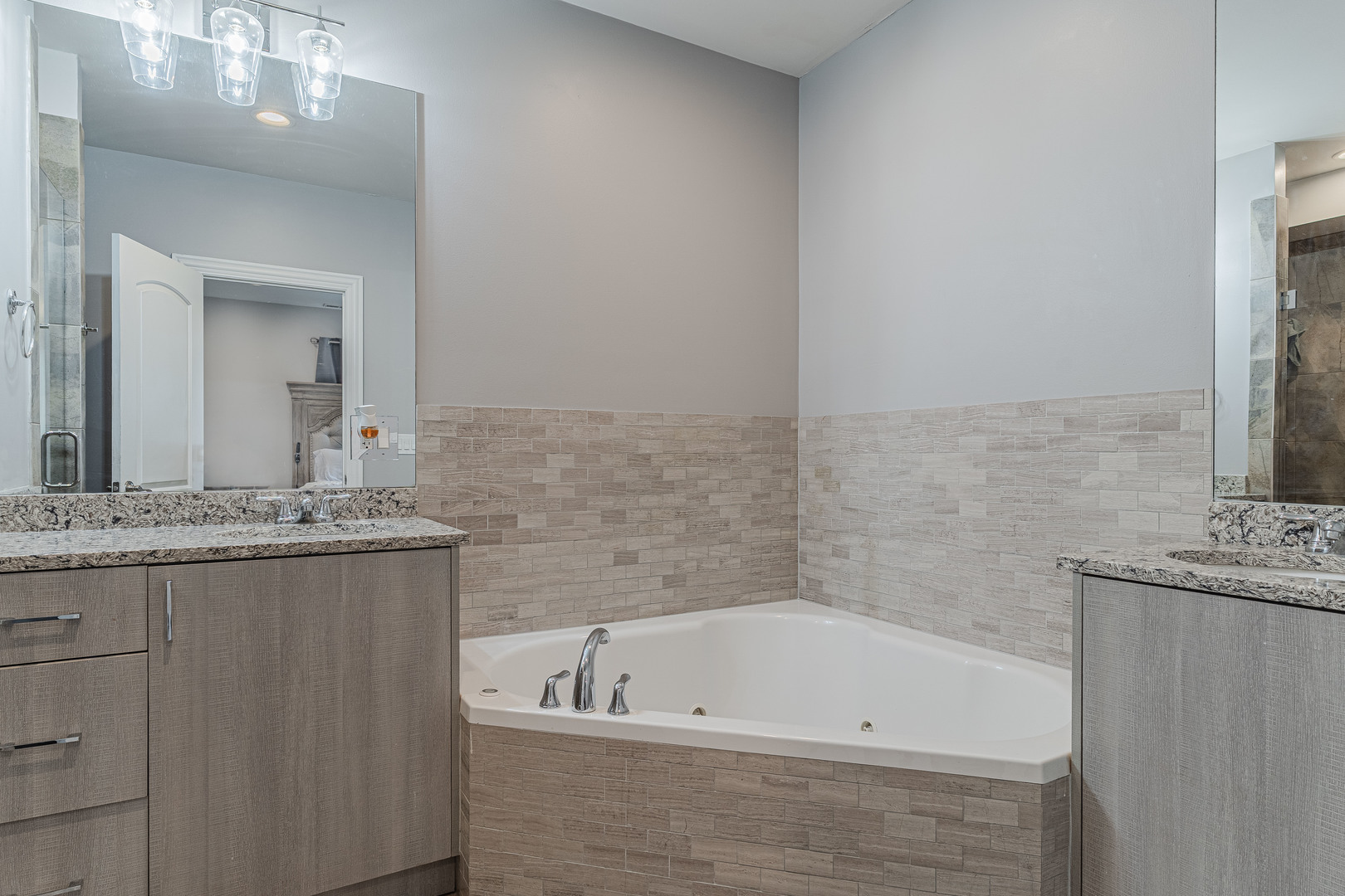 5210 S King Drive A Property Photo 36