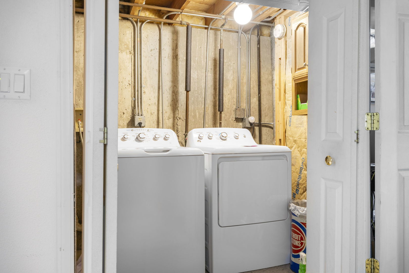 300 Oakbrook Court Property Photo 19